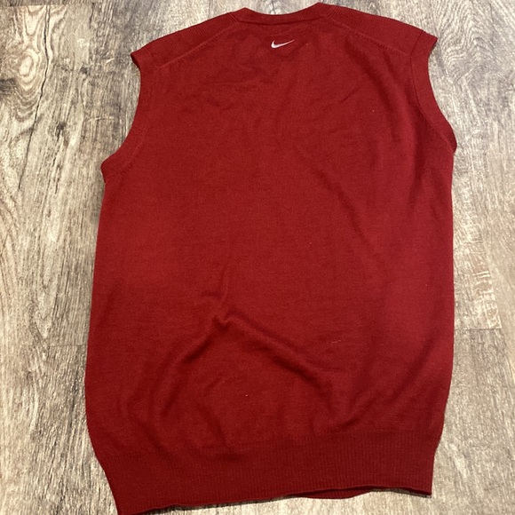 Nike V neck sweater vest - Picture 8 of 8